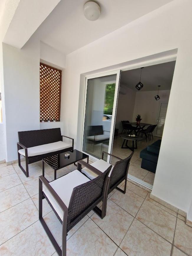 Laertis - By Imh Travel & Tours Pafos